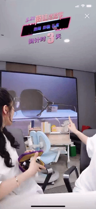 Chân dung Nữ hoàng livestream, bán từ tăm bông tới tên lửa, mỗi ngày thu về hàng triệu USD - Ảnh 3.