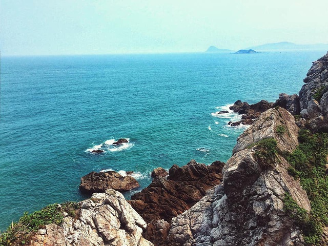 Ngoài các điểm tham quan miễn phí, Quảng Ninh còn vô vàn địa danh tuyệt đẹp không đi thì cực phí: Muốn biển có biển, muốn núi có núi! - Ảnh 17.