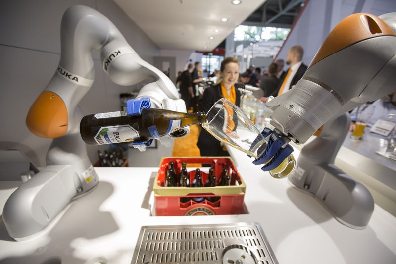 &quot;Soi&quot; tham vọng thống trị ngành robot của Trung Quốc: Cường quốc thế giới hay bong bóng robot?