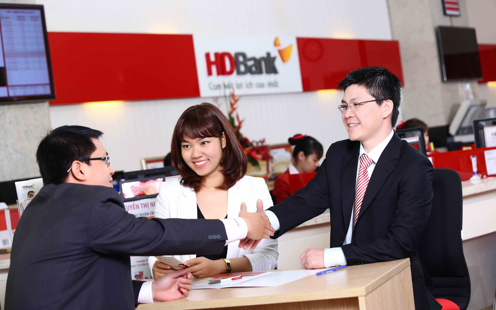 Hoàn tất mua hơn 5,4 triệu cổ phiếu, cổ đông lớn thông báo mua tiếp 4,6 triệu cổ phiếu HDBank