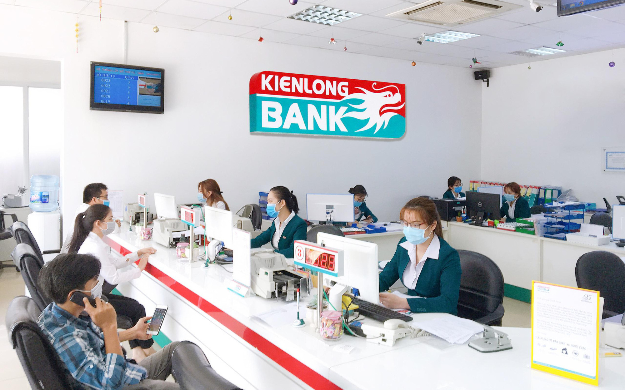 Kienlongbank giảm lãi suất 3% cho khách hàng trồng trái cây bị ảnh hưởng bởi dịch nCoV