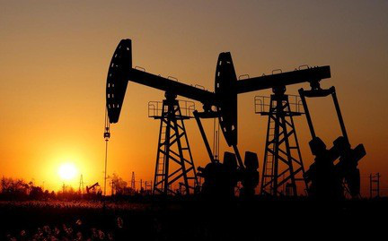 Tại sao giá dầu lại giảm đột ngột và điều này có nghĩa là gì?