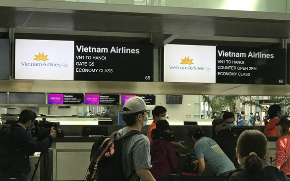 Hơn 340 công dân Việt Nam từ Mỹ đã về nước an toàn