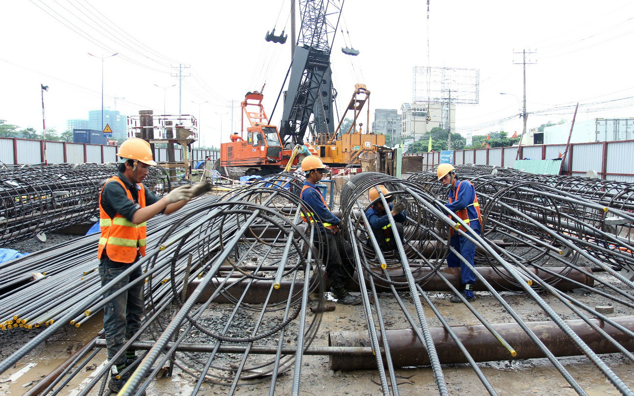 Chủ tịch UBND TP.HCM: "Dự án nào chậm, thành phố sẽ điều chuyển vốn. Đơn vị nào không làm tốt, năm sau sẽ xem xét lại việc giao vốn"