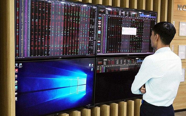 VIC, VHM đỡ thị trường trong phiên cơ cấu VN30, Vn-Index vẫn giảm gần 3 điểm