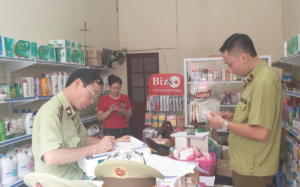 Phát hiện hàng trăm sản phẩm mỹ phẩm nhập lậu tại Lạng Sơn