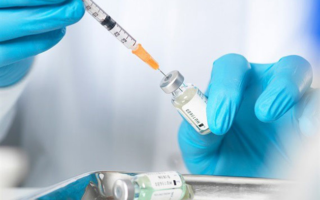 Nhà khoa học hàng đầu của Anh: Covid-19 có thể trở thành một loại cúm mùa và vắc xin có thể vô dụng với chúng