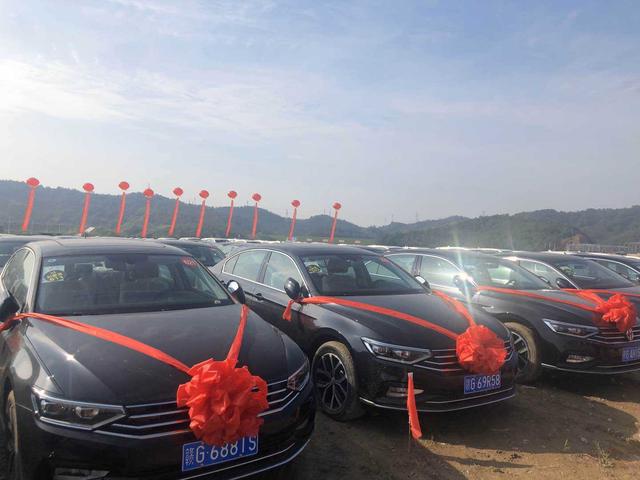 Vượt chỉ tiêu giữa mùa dịch Covid-19, tập đoàn gang thép Trung Quốc chơi trội tặng nhân viên 4.116 chiếc xe hơi, lý do đằng sau càng khiến nhiều người nể phục - Ảnh 1.