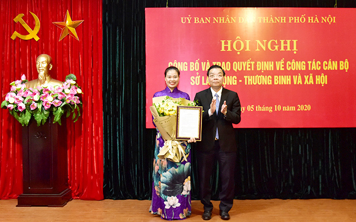 Trao quyết định bổ nhiệm bà Bạch Liên Hương làm Giám đốc Sở LĐTB&XH Hà Nội