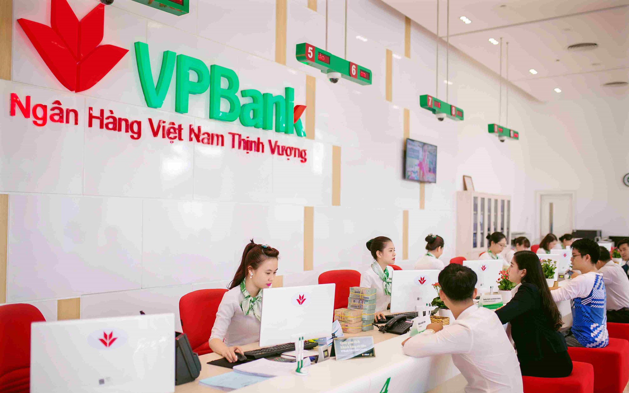 VPBank chấm dứt hợp đồng lao động với một Phó Tổng Giám đốc