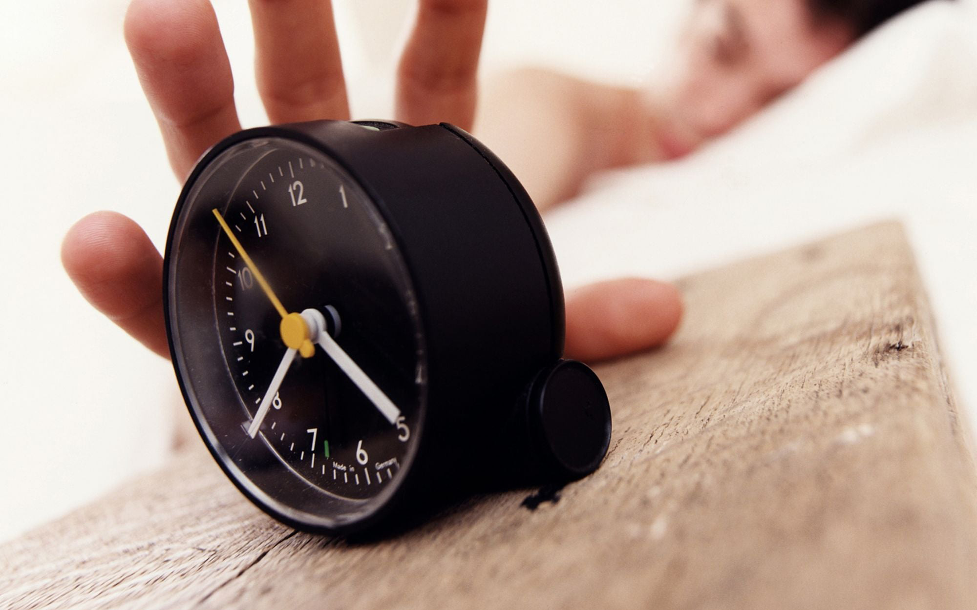 Thức dậy từ 5h30 có thực sự là bí quyết thành công như lời đồn? Kinh nghiệm của 300 người thành đạt sẽ giúp bạn trả lời câu hỏi này