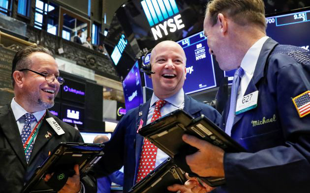 Tiếp nối đà khởi sắc của tháng 8, S&P 500 và Nasdaq cùng lập đỉnh, Dow Jones tăng hơn 200 điểm