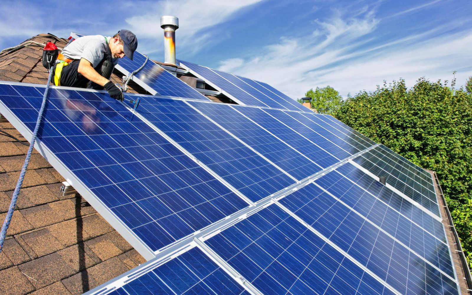 EVN "lúng túng" với điện mặt trời mái nhà, xin chỉ ký hợp đồng mua bán điện với các hệ thống không gây quá tải
