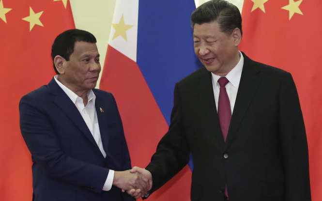 CNBC: 4 năm trôi qua, Tổng thống Philippines vẫn phải vật lộn chứng tỏ lợi ích của việc thân Trung Quốc