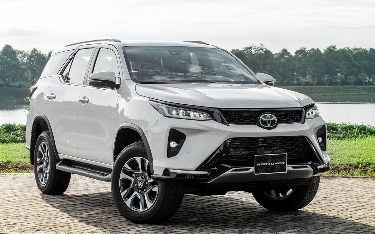 Toyota Fortuner bất ngờ giảm mạnh gần 60 triệu đồng tại đại lý