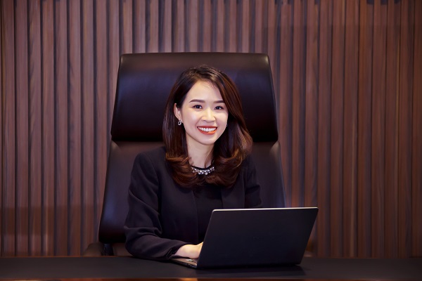 2 nữ Chủ tịch ngân hàng trẻ nhất Việt Nam: Đều thuộc thế hệ 8x và tốt nghiệp NEU, từ sếp bất động sản sang ngồi ghế nóng nhà băng - Ảnh 1.