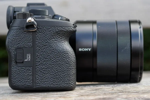 Sony ra mắt máy ảnh Alpha 7 IV tại Việt Nam: Cảm biến full-frame 33 MP, giá 60 triệu  - Ảnh 3.