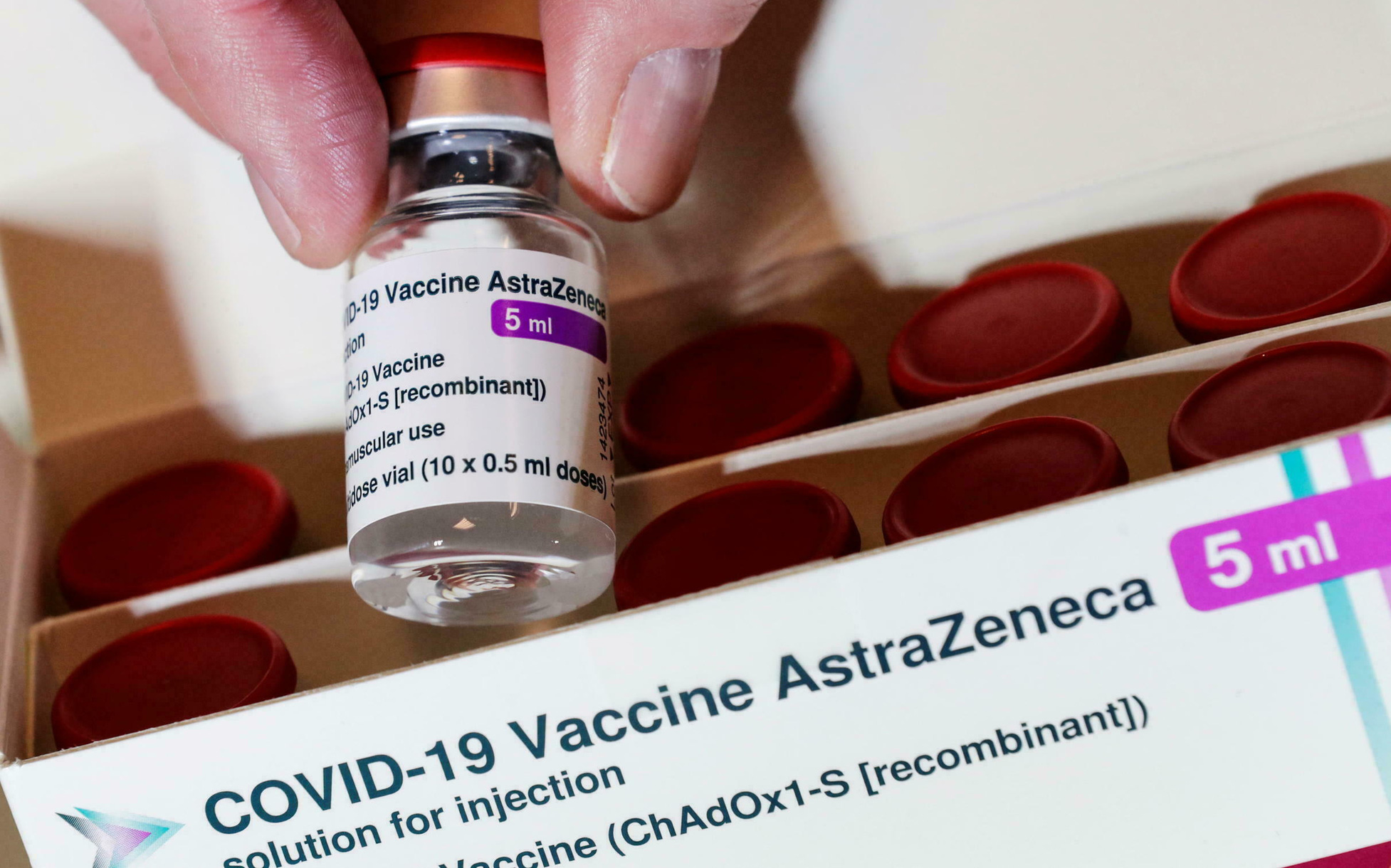 Chính phủ đồng ý mua 400.000 liều vaccine AstraZeneca của Hungary