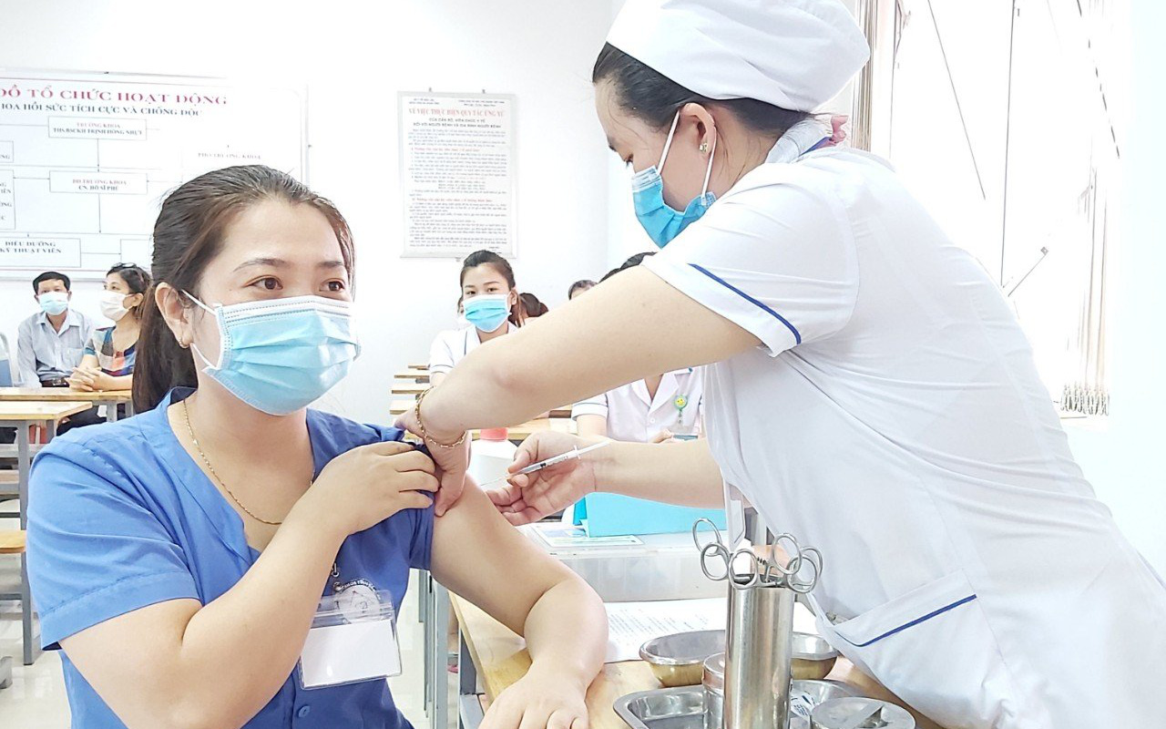 Đến chiều 26/11, đã tiêm hơn 116,4 triệu liều vaccine phòng COVID-19