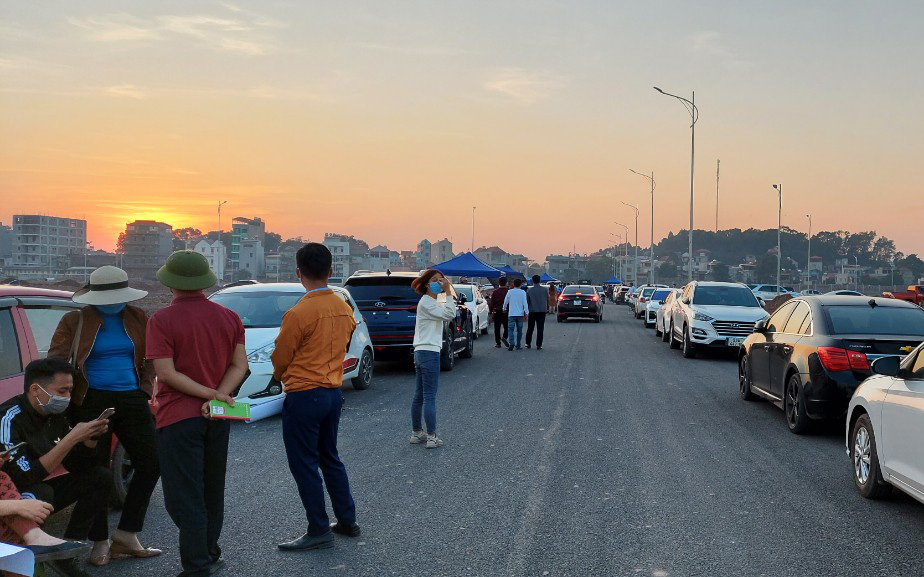 ‘Vạch trần’ chiêu thổi giá đất của giới đầu cơ từ đấu giá đất, tiết lộ lý do xuất hiện những lô đất giá cao ‘chót vót’