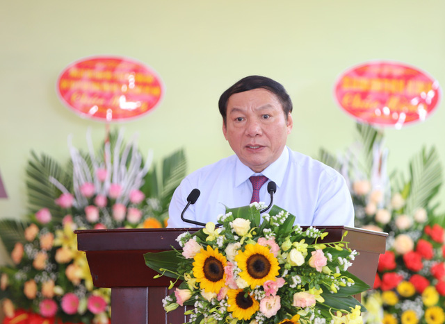 Ông Lê Minh Khái, Lê Văn Thành được đề cử bổ nhiệm Phó thủ tướng, Giám đốc ĐHQG Hà Nội được đề cử thay ông Phùng Xuân Nhạ - Ảnh 13.