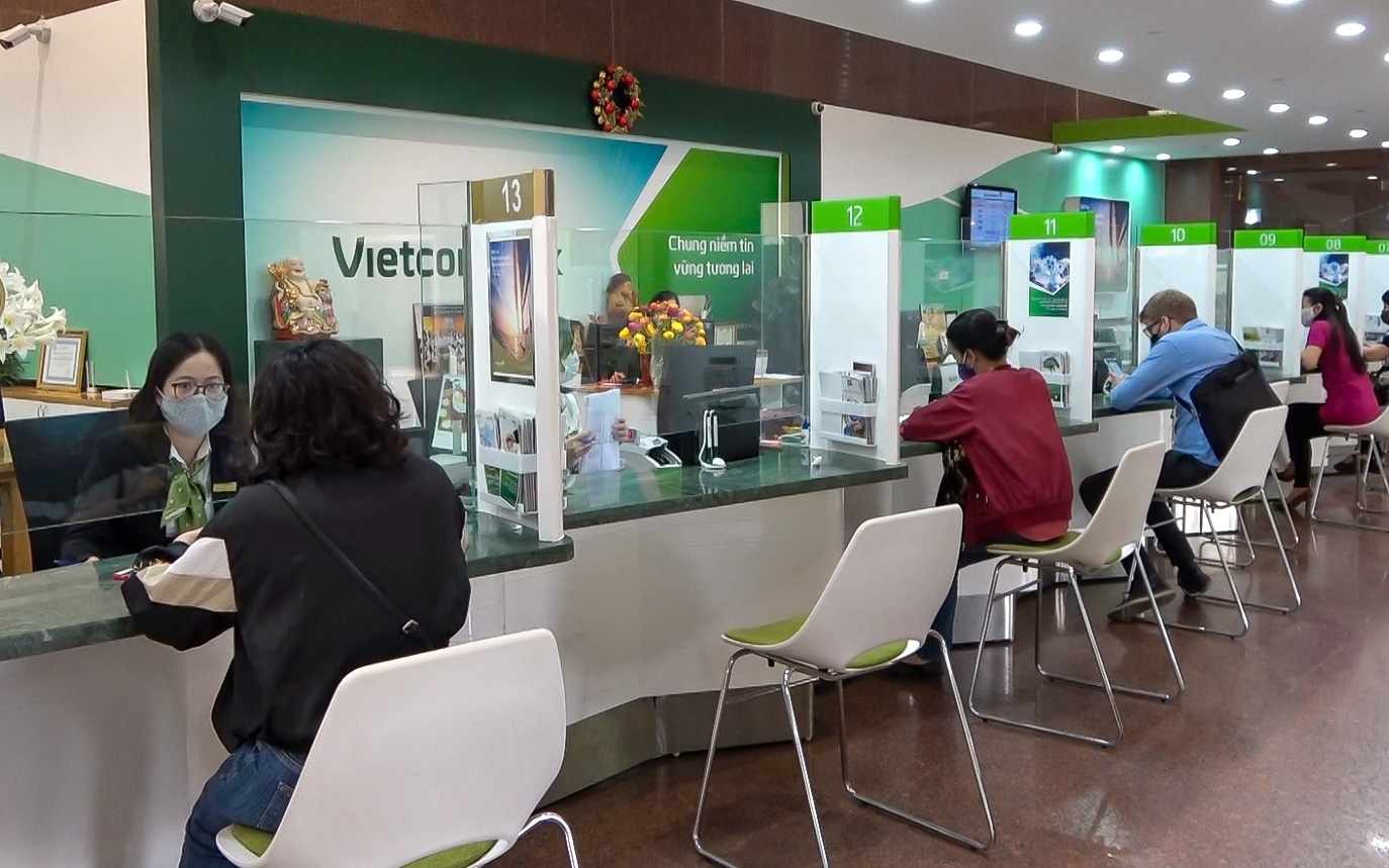 Vietcombank tài trợ kinh phí mua vaccine phòng dịch Covid-19 cho 10 tỉnh, Thành phố, tổng cộng 38 tỷ đồng