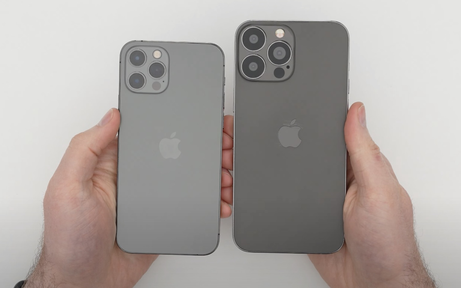 Lộ diện bản mẫu iPhone 13: Camera "siêu to khổng lồ", thiết kế không khác biệt
