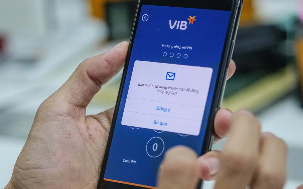 Giao dịch qua điện thoại di động và kênh QR tăng trưởng gần gấp đôi về lượng và gấp hơn 2 lần về giá trị trong các tháng đầu năm