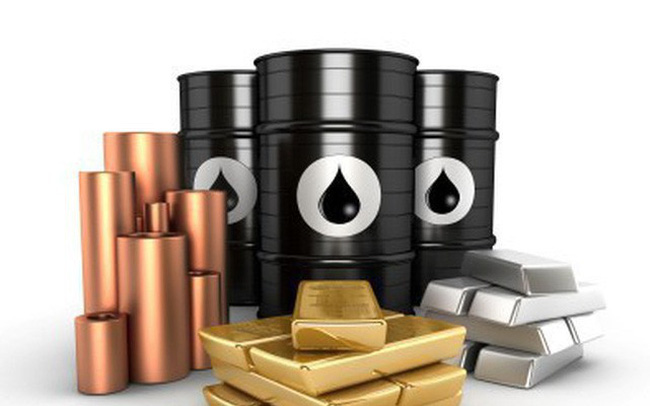 Thị trường ngày 16/6: Giá dầu vượt ngưỡng 70 USD/thùng, đồng thấp nhất 7 tuần