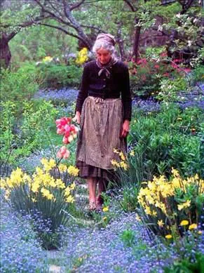 Cuộc sống bình yên ở nơi thôn quê đẹp như vẽ tranh của cụ bà 92 tuổi khiến ai ai cũng ngưỡng mộ: Làm mỏi mệt cả đời chỉ để mong lúc già bỏ phố về quê, trồng cây nuôi cá, sống đời an nhiên thế này - Ảnh 14.
