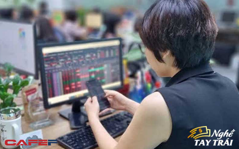 Banker trúng đậm nhờ "ôm" cổ phiếu ngân hàng