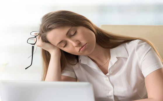 Thở bằng ngực không tốt phổi - gây mỏi vai gáy, thở bằng miệng gây khô miệng, viêm lợi, thậm chí khiến ngưng thở khi ngủ: Vậy thở như nào cho đúng?