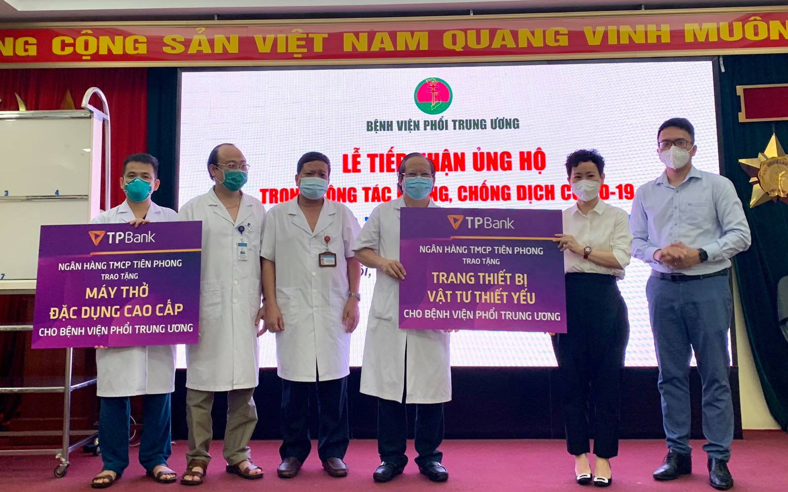 TPBank ủng hộ 10 tỷ đồng cho Chương trình “Sóng và máy tính cho em”