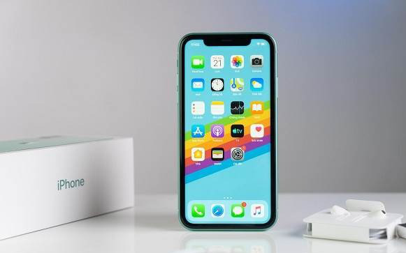 Quên iPhone 13 đi, đây mới là chiếc iPhone đáng mua nhất vào lúc này