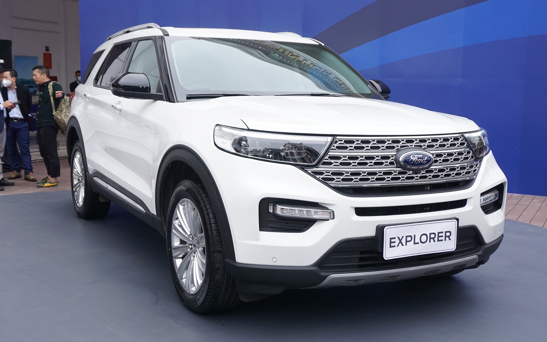 Chi tiết Ford Explorer giá 2,37 tỷ đồng vừa về Việt Nam