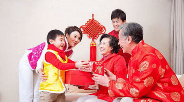 11 điều kiêng kỵ từ ngày mùng 1 Tết đến ngày 15: Kiêng 1 điều, lành 1 năm, không phạm phải thì hút trọn lộc trời, tiền tài tấn tới, vinh hoa đầy nhà - Ảnh 4.