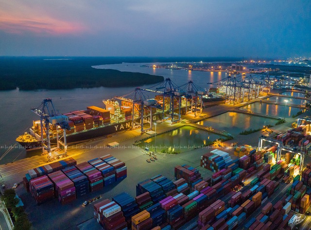 Cận cảnh cảng lớn nhất trong cụm cảng container lớn nhất Việt Nam - Ảnh 10.