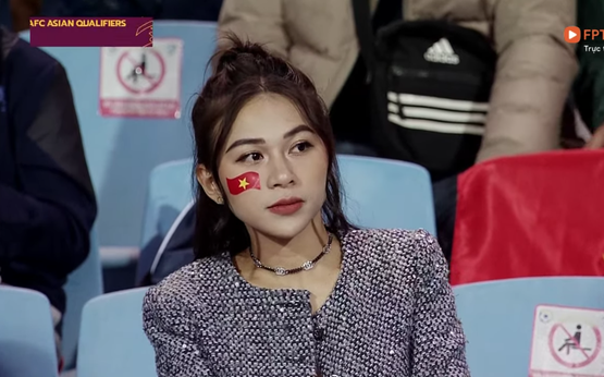 Mãn nhãn với 3 bàn thắng của ĐT Việt Nam, người hâm mộ còn tấm tắc: Camera man không làm khán giả thất vọng, “túm” fan girl xinh thế này cơ mà