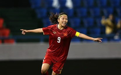Huỳnh Như lần thứ 3 liên tiếp giành được giải thưởng quả bóng Vàng nữ Việt Nam 2021