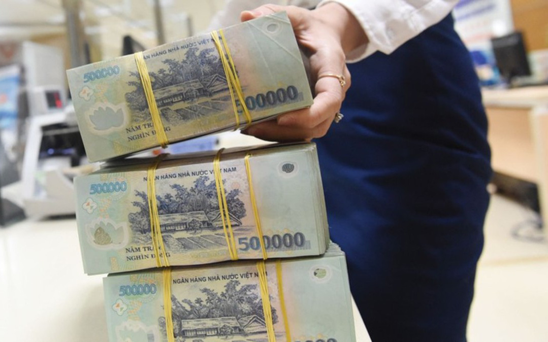 Ngân hàng đầu tiên báo cáo lợi nhuận năm 2021 giảm