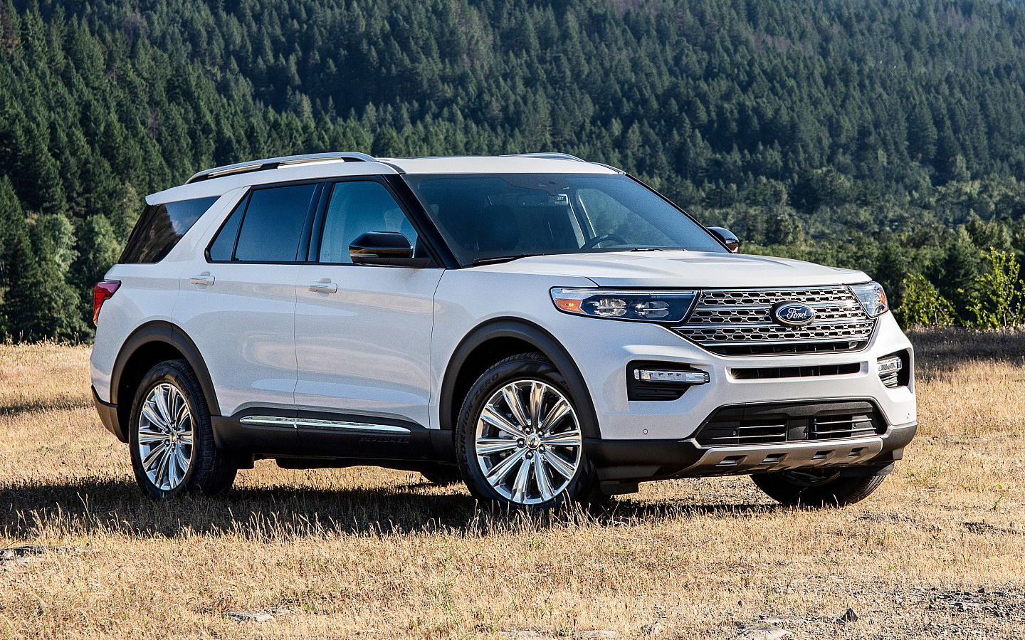 Ford Explorer 2022 kênh giá 300 triệu đồng tại đại lý