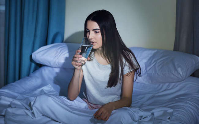 3 triệu chứng khi ngủ cảnh báo lượng đường trong máu &quot;tăng đột biến&quot;: Già hay trẻ cũng cần phải đặc biệt cảnh giác bởi &quot;chậm một ly đi một dặm&quot;