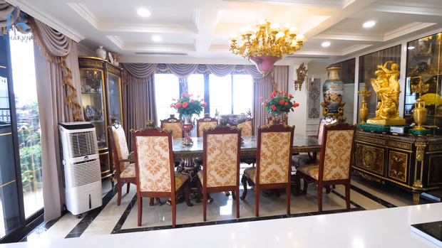 Những căn penthouse đốt tiền: Chủ nhà chịu chơi mang vách đá đen vào giữa phòng khách, cặp vợ chồng Hà Nội có hẳn hồ sen trên tầng 30, đặc biệt nhất căn hộ 200 tỷ đồng như bảo tàng - Ảnh 26.