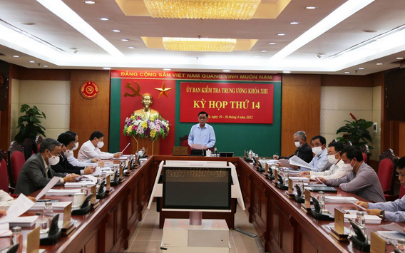 Cảnh cáo Chủ tịch UBND tỉnh Bình Thuận và nguyên Thứ trưởng Bộ Xây dựng