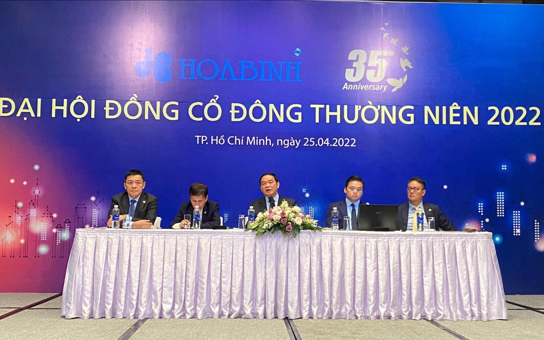 ĐHĐCĐ Xây dựng Hoà Bình (HBC): Tham vọng tăng gấp 5 lần lợi nhuận sau 5 năm lên mức tỷ USD, HBC không thể không ra nước ngoài