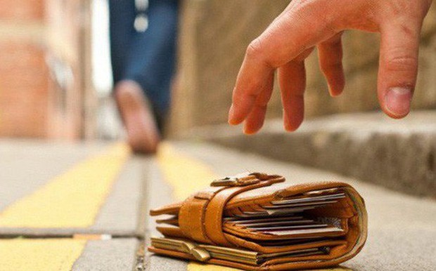 Bản di chúc kỳ lạ của vị tỷ phú: Giao hết tài sản cho con nuôi, con ruột không được gì... nhưng ai nấy đều đồng tình, cảm phục  - Ảnh 1.