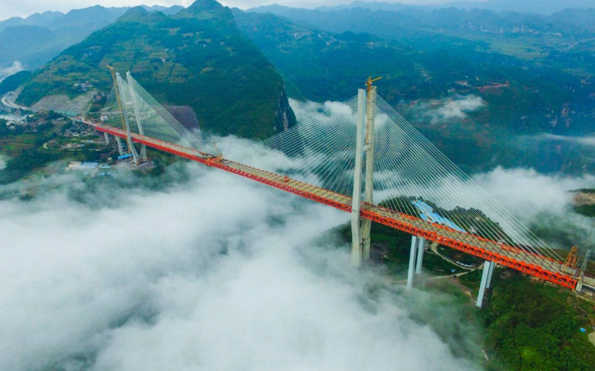 Có gì bên dưới cây cầu cao nhất thế giới ở Trung Quốc: Kỳ quan thiên nhiên từ trên xuống dưới, có thác nước dốc nhất châu Á