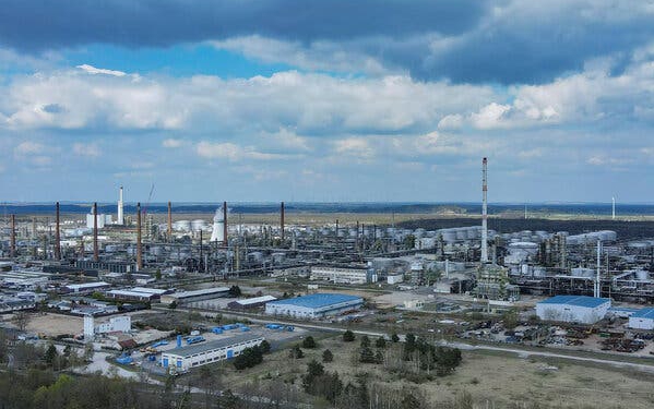 EU quyết tâm cấm vận dầu mỏ Nga với một lệnh cấm.. từ từ