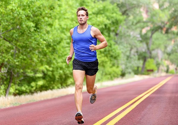 1 tiếng chạy bộ mỗi ngày ảnh hưởng thế nào tới xương khớp? Muốn chạy bộ hiệu quả, sức khỏe thăng hạng nhất định phải lưu ý 3 điều - Ảnh 1.