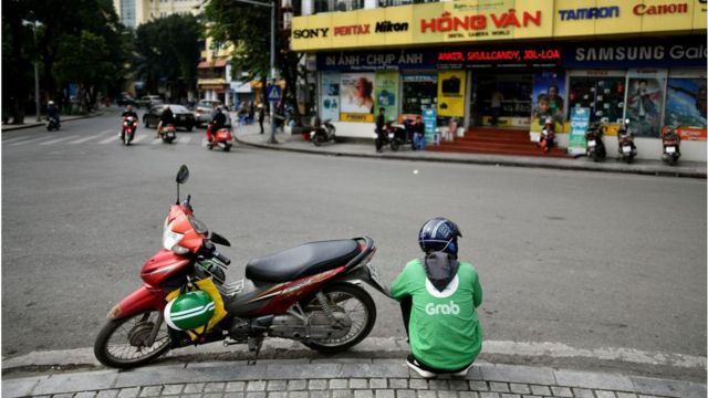 Phí chồng phí, giá cước tăng cao, thiếu tài xế chạy xe, chuyện gì đang xảy ra với các ứng dụng gọi xe công nghệ? - Ảnh 3.